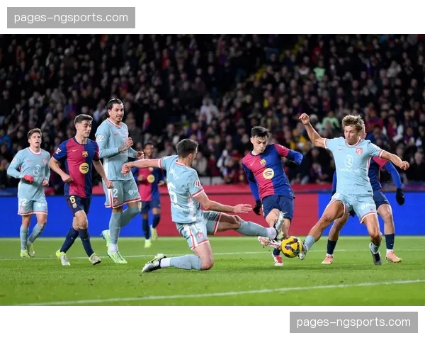 切尔西面对强队屡现崩盘,防守组织缺乏层次保护 切尔西面对强队屡现崩盘,防守组织缺乏层次保护